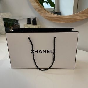 SMALL CHANEL SHOPPING BAG